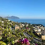 Beautiful Flat With Terrace And Sea View - Free Parking