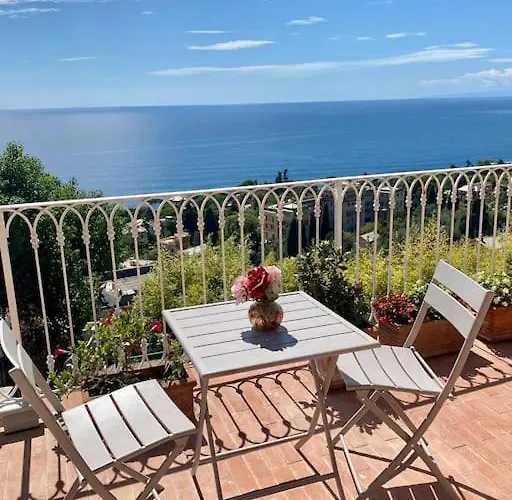 Beautiful Flat With Terrace And Sea View - Free Parking