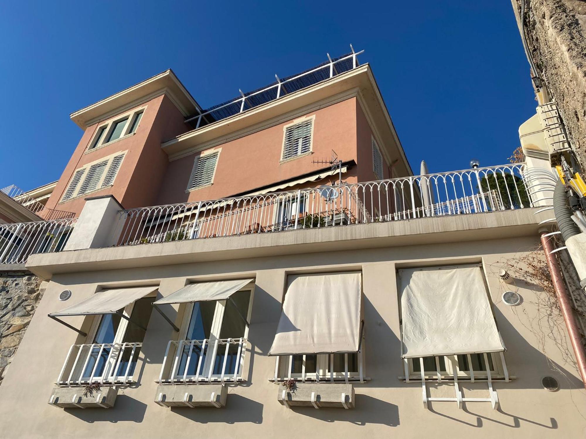 Beautiful Flat With Terrace And Sea View - Free Parking * Genua